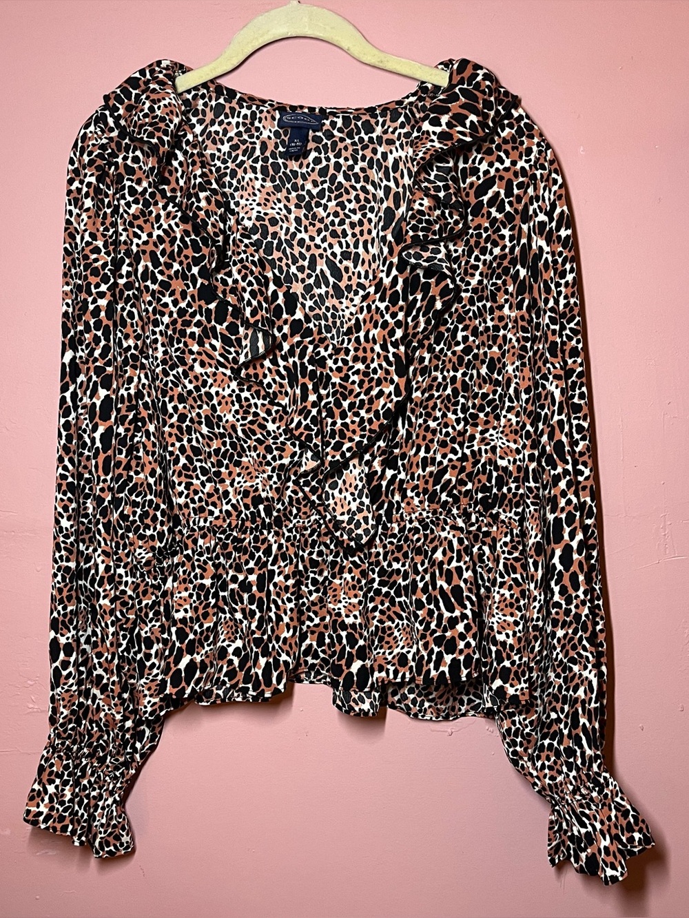 Scoop leopard print ruffle blouse shirt size XL 16